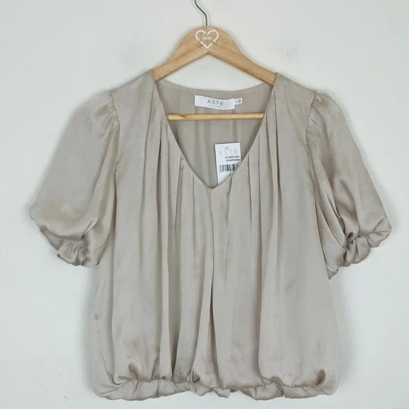 ASTR NWT feminine bubble hem & sleeve top IN champagne color. Small - Picture 2 of 6